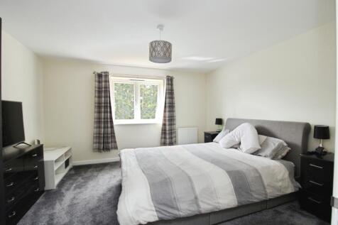 pbox-bedroom-329819.JPG