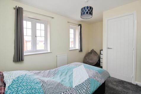 pbox-bedroom-329819.JPG