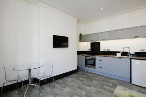 Lounge / Kitchen