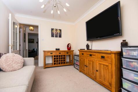 Dining Room/Bed 5
