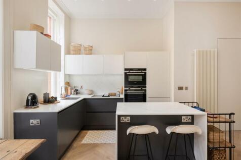 4, 8 Draycott Place Hi-8.jpg