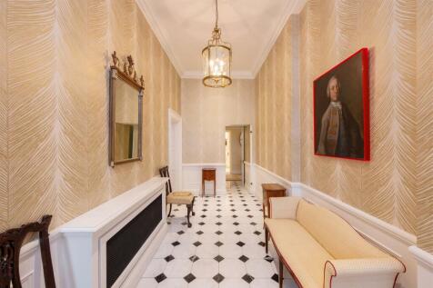 2 Lyall Street Hi-1.jpg