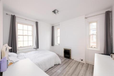 32 Middleton House Hi-8.jpg