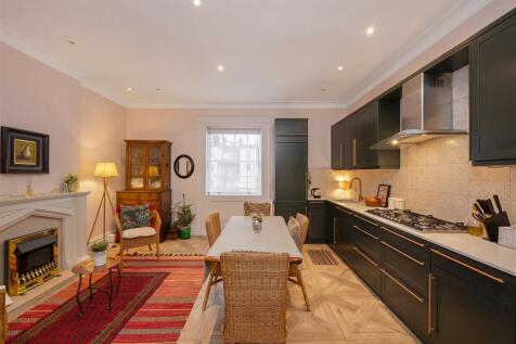 Flat 4, 54 Eaton Place Hi-12.jpg