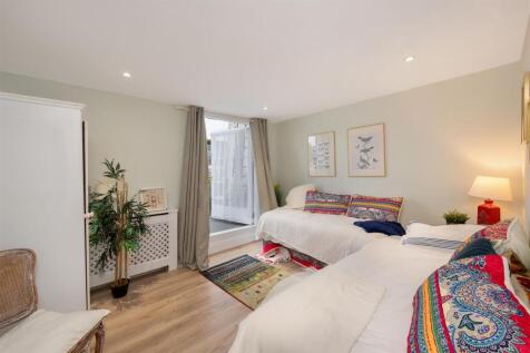 Flat 4, 54 Eaton Place Hi-19.jpg