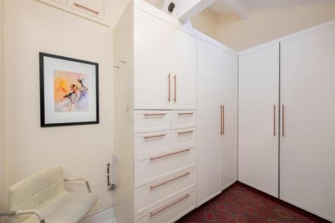 Flat 4, 54 Eaton Place Hi-23.jpg