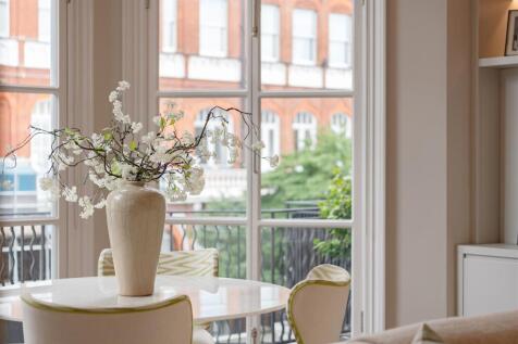 Flat 5, 50 Pont Street Hi-36.jpg