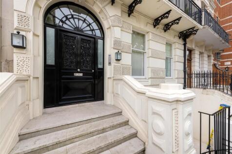 Flat 1, 22 Buckingham Gate Hi-12.jpg