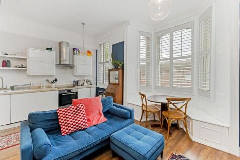 90649_11c Cornwall Crescent  (9)_low.jpg