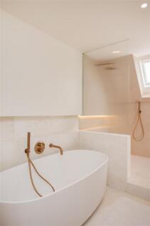 Flat 5 Walton House Hi-25.jpg