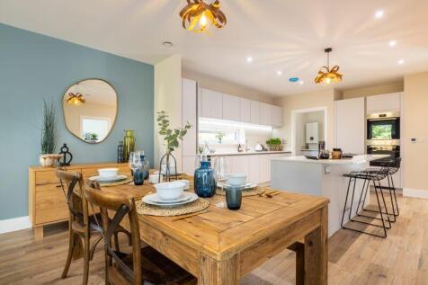 Dining kitchen