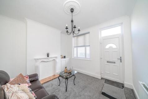 New © Webbs Estate Agents © (4 of 36).jpg
