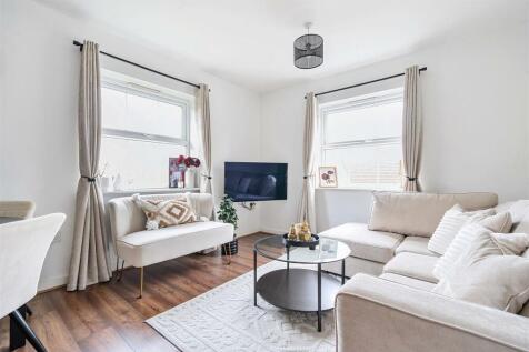 73 Alchester Court, Towcester