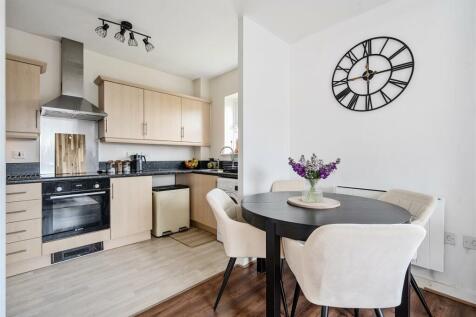 73 Alchester Court, Towcester