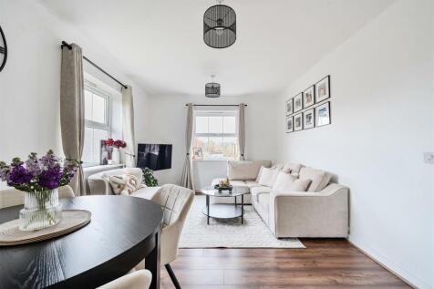 73 Alchester Court, Towcester