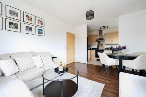 73 Alchester Court, Towcester