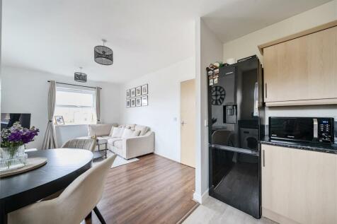 73 Alchester Court, Towcester
