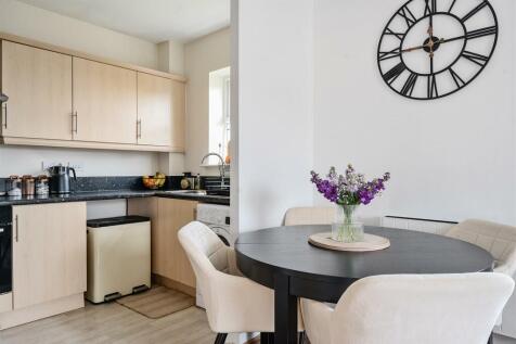 73 Alchester Court, Towcester