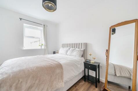 73 Alchester Court, Towcester