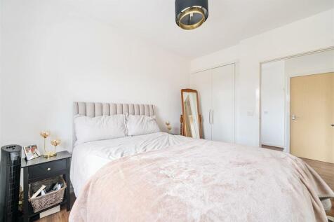 73 Alchester Court, Towcester