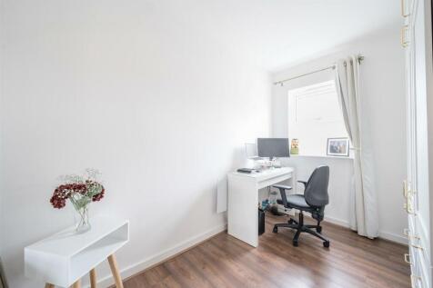 73 Alchester Court, Towcester