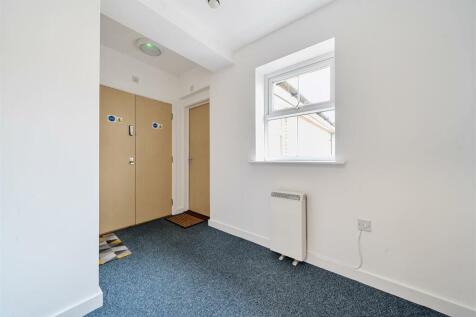 73 Alchester Court, Towcester