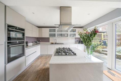4 Calvert Close, Greens Norton