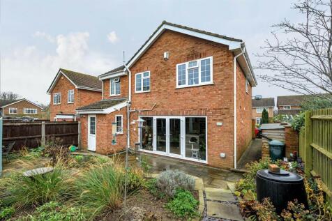 4 Calvert Close, Greens Norton
