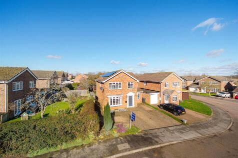 4 Calvert Close, Greens Norton