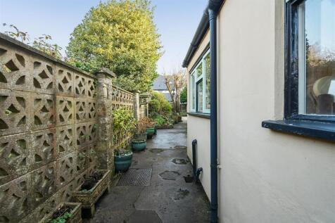 65 High Street, Whittlebury