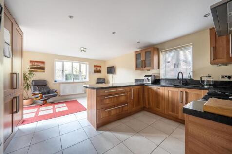 9 Farthingstone, Litchborough