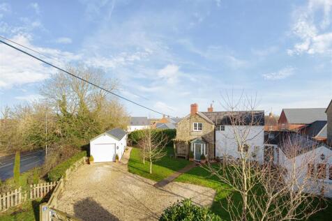 4 Towcester Road, Silverstone