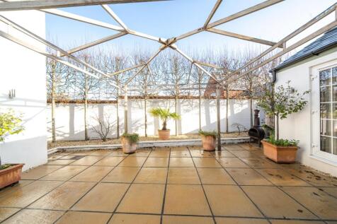 4 Towcester Road, Silverstone