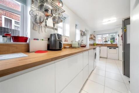 4 New Road, Maidford