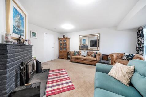 4 New Road, Maidford