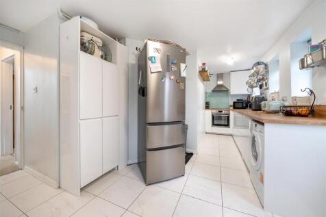 4 New Road, Maidford