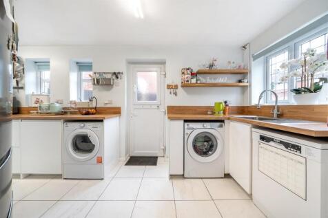 4 New Road, Maidford