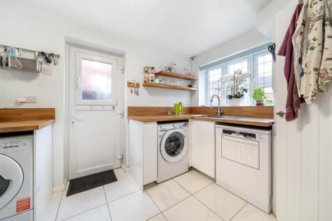 4 New Road, Maidford