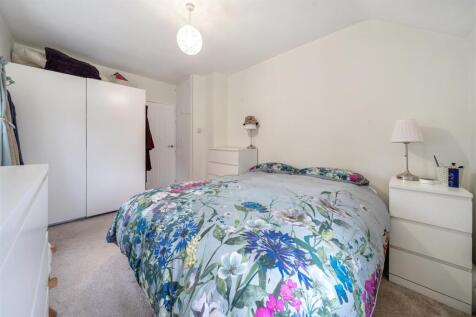 4 New Road, Maidford