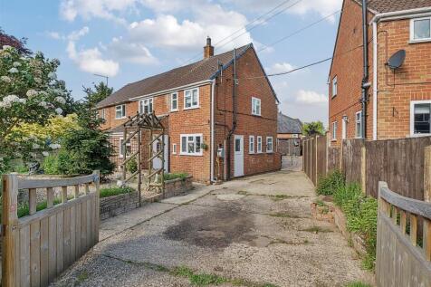 4 New Road, Maidford (2).jpg