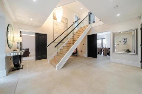 8 Towcester Road, Silverstone