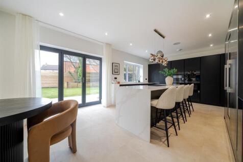 8 Towcester Road, Silverstone