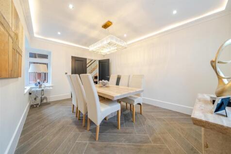 8 Towcester Road, Silverstone (