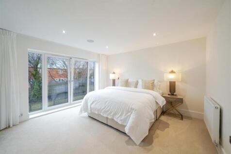 8 Towcester Road, Silverstone