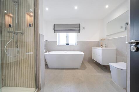 8 Towcester Road, Silverstone