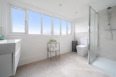 8 Towcester Road, Silverstone