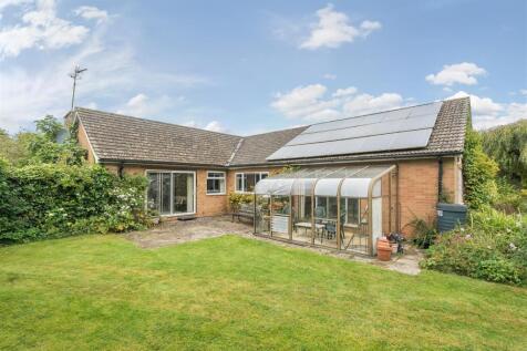 39 High Street, Whittlebury