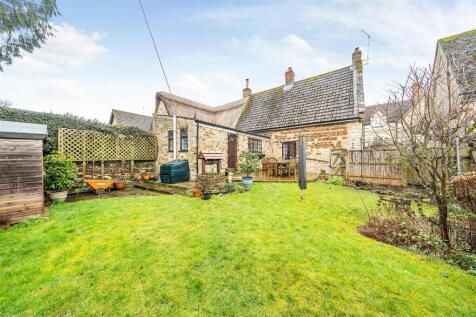 42 High Street, Blisworth