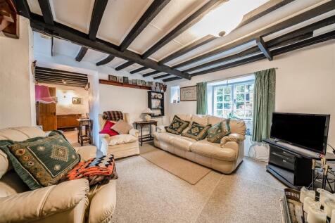 42 High Street, Blisworth