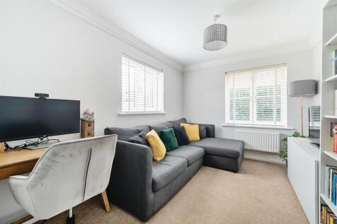 12, Herbert Gardens Towcester